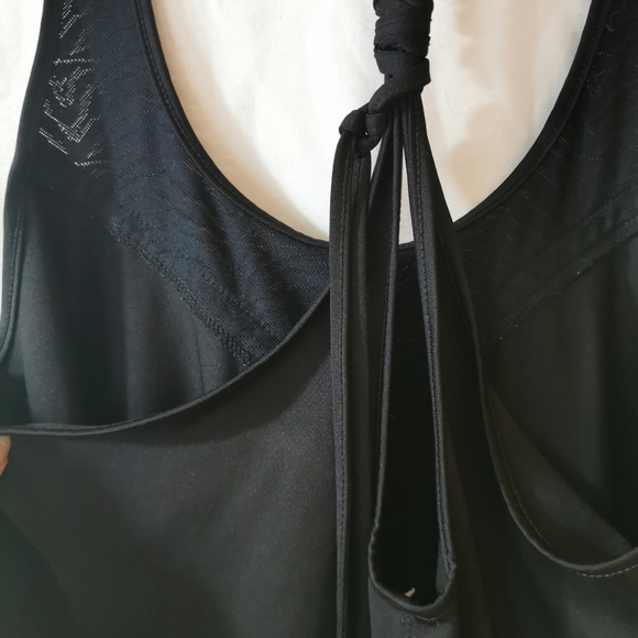 workout top, medium - Picture 8 of 8